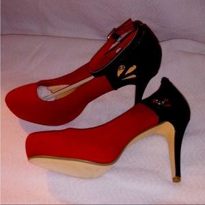 JUST FAB red/black pumps